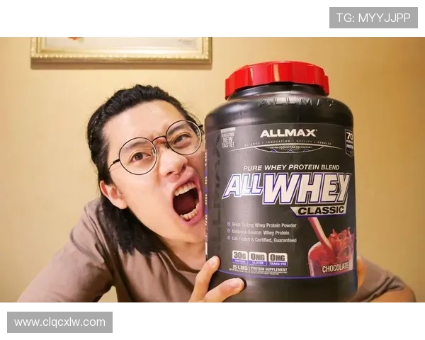 杨舒予家冰箱里塞满蛋白粉，连饮料都是无糖的